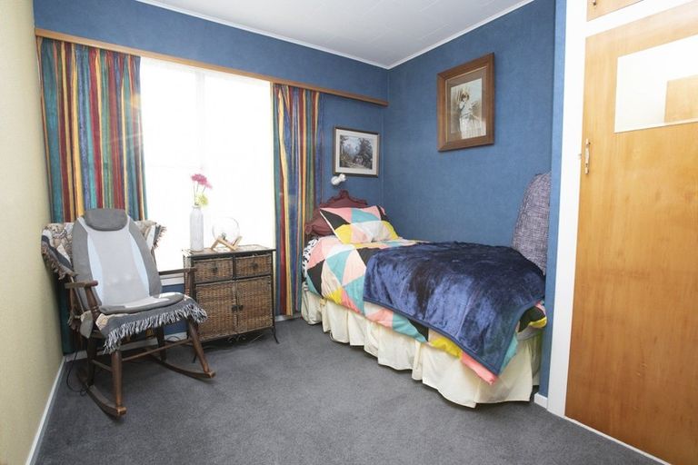 Photo of property in 64 Great North Road, Winton, 9720