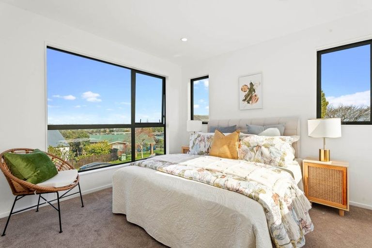 Photo of property in 19f Ellesmere Crescent, Pakuranga Heights, Auckland, 2010