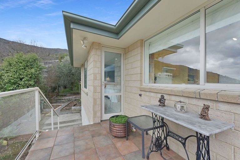Photo of property in 34 Moana View Road, Waikawa, Picton, 7220