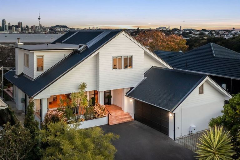 Photo of property in 25 Sylvan Avenue, Northcote, Auckland, 0627