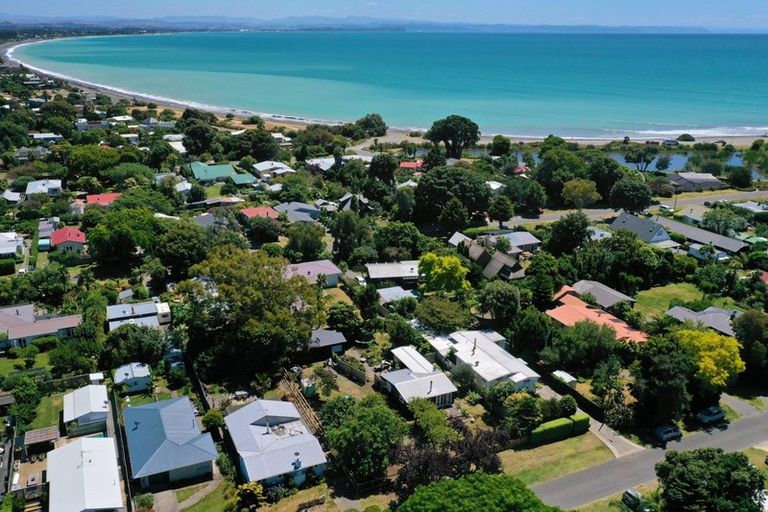 Photo of property in 11-13 Kuku Street, Te Awanga, 4102