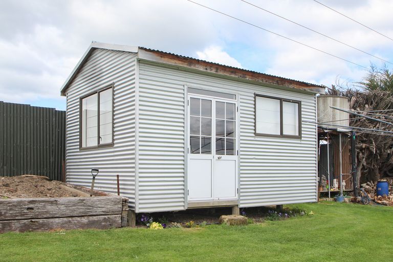 Photo of property in 25 Main Road, Maheno, Oamaru, 9495