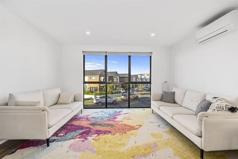 Photo of property in 42 Seafarer Crescent, Stanmore Bay, Whangaparaoa, 0932
