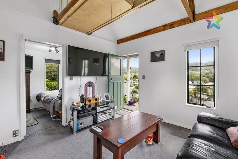 Photo of property in 2/9 Montgomery Street, Stokes Valley, Lower Hutt, 5019