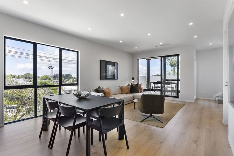 Photo of property in 2/29 Bracken Avenue, Takapuna, Auckland, 0622
