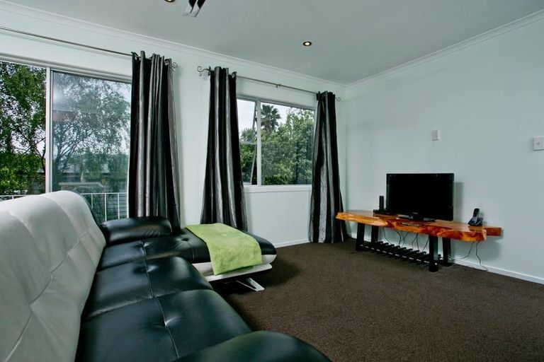 Photo of property in 6/16 Rutland Road, Stanley Point, Auckland, 0624