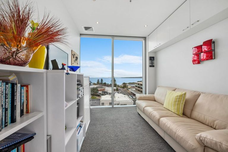 Photo of property in Sentinel Apartments, 802/3 Northcroft Street, Takapuna, Auckland, 0622