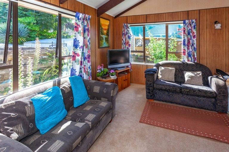 Photo of property in 118 Everitt Crescent, Whangamata, 3620