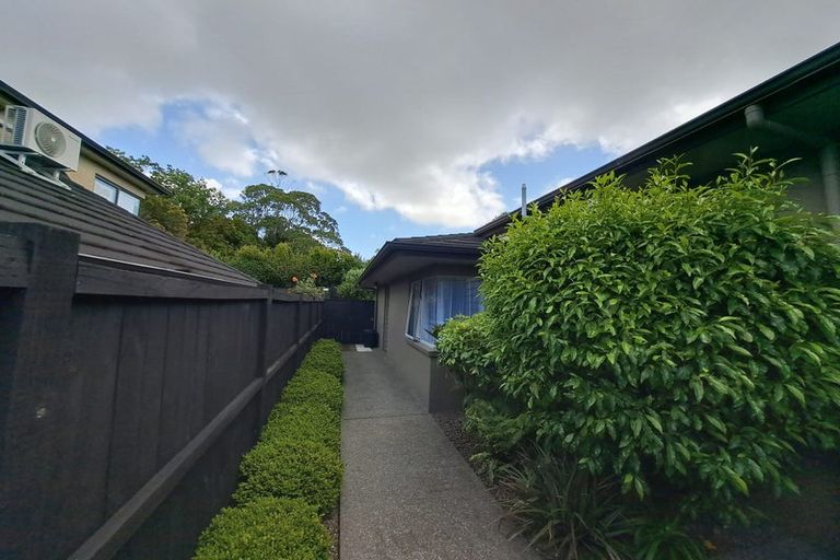 Photo of property in 36 Gibbston Crescent, Flat Bush, Auckland, 2016