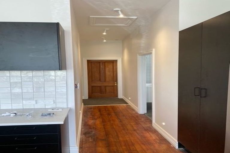 Photo of property in 68 Northland Road, Northland, Wellington, 6012