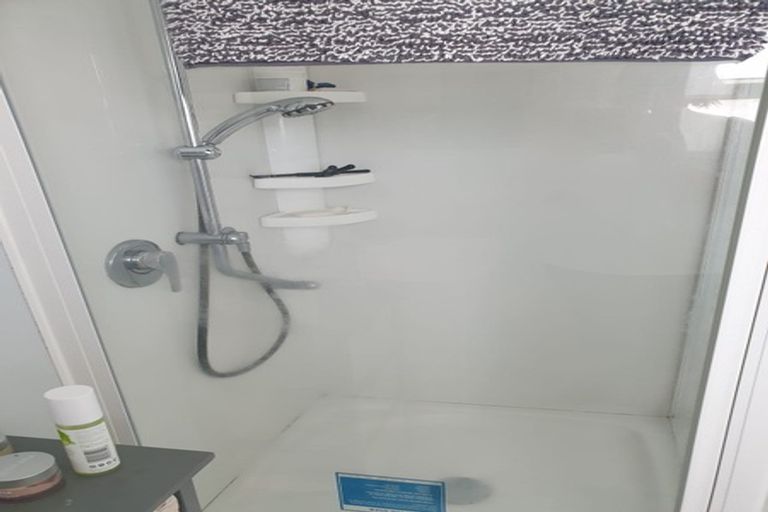 Photo of property in 6 Eton Place, Levin, 5510