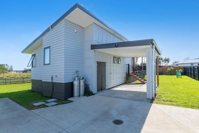 Photo of property in 30 Aitkenhead Court, Parakai, 0830