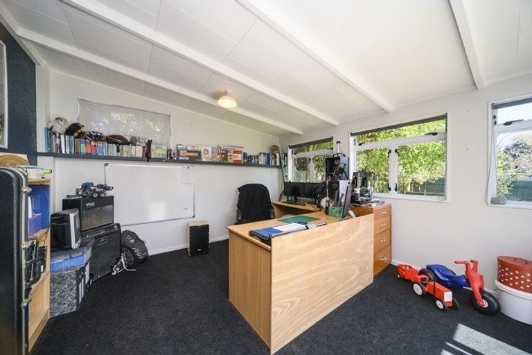 Photo of property in 18 Webb Street, Terrace End, Palmerston North, 4410
