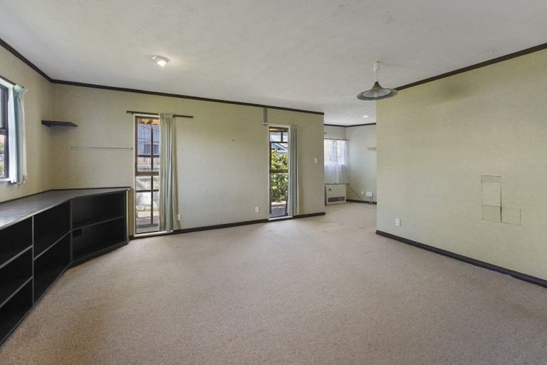 Photo of property in 201 Queens Drive, Lyall Bay, Wellington, 6022