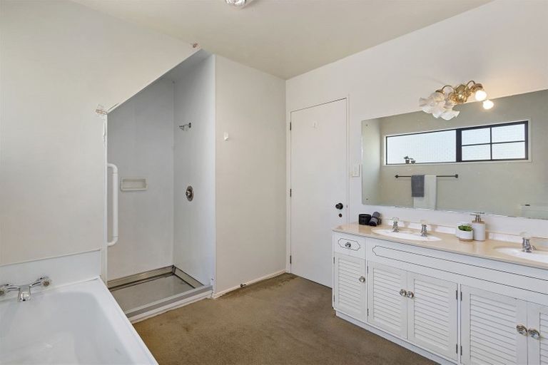 Photo of property in 9 Holly Road, Merivale, Christchurch, 8014