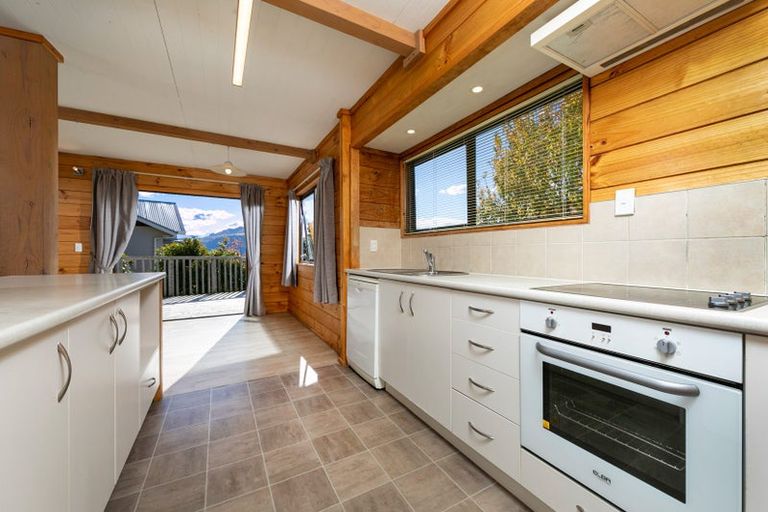 Photo of property in 4 Kings Drive, Wanaka, 9305