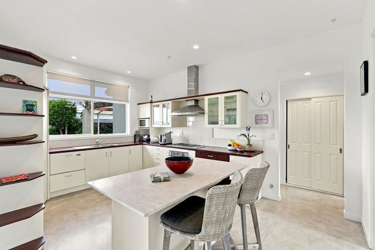 Photo of property in 33 Lax Crescent, Leigh, 0985