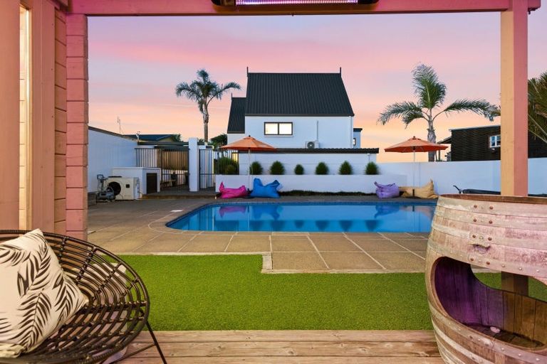 Photo of property in 670 Papamoa Beach Road, Papamoa Beach, Papamoa, 3118