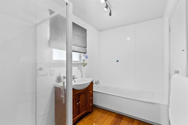 Photo of property in 7a Cunliffe Road, Redwood, Christchurch, 8051