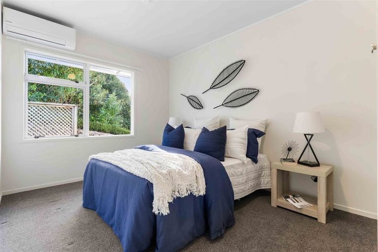 Photo of property in 1/23 Lake Road, Northcote, Auckland, 0627