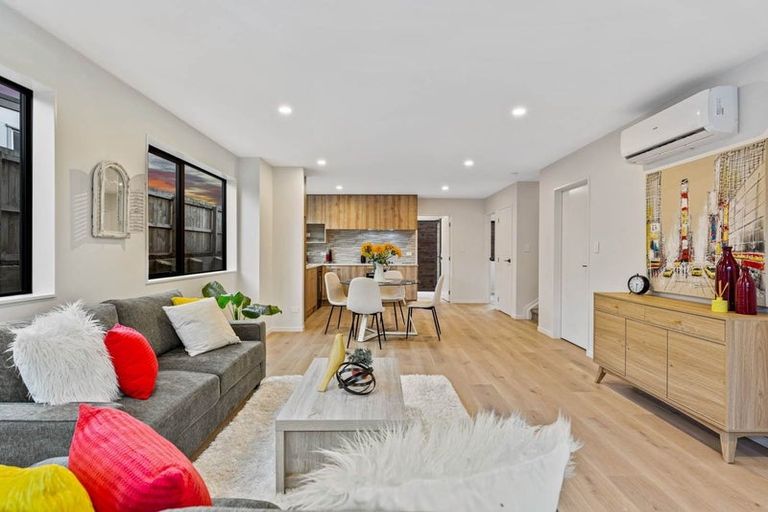 Photo of property in 67b Tiroroa Avenue, Te Atatu South, Auckland, 0610