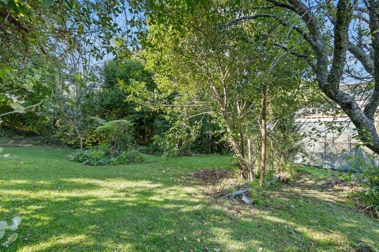 Photo of property in 30 Sylvan Crescent, Te Atatu South, Auckland, 0610