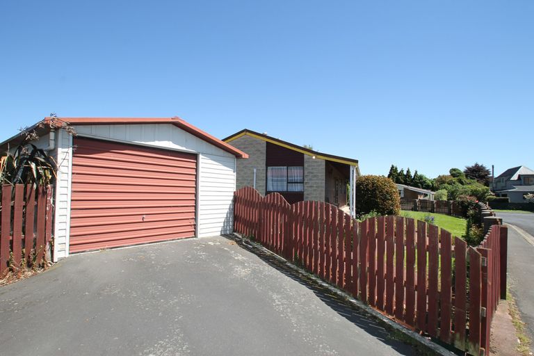Photo of property in 26 Cedar Crescent, Mosgiel, 9024