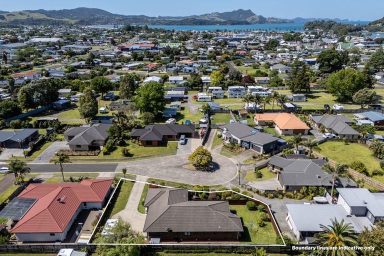 Photo of property in 16 Cobham Lane, Whitianga, 3510
