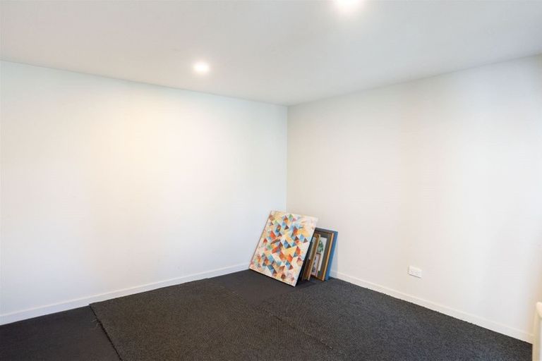 Photo of property in 3 Curletts Road, Sockburn, Christchurch, 8042