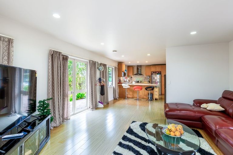 Photo of property in 7 Wattle Street, New Lynn, Auckland, 0600