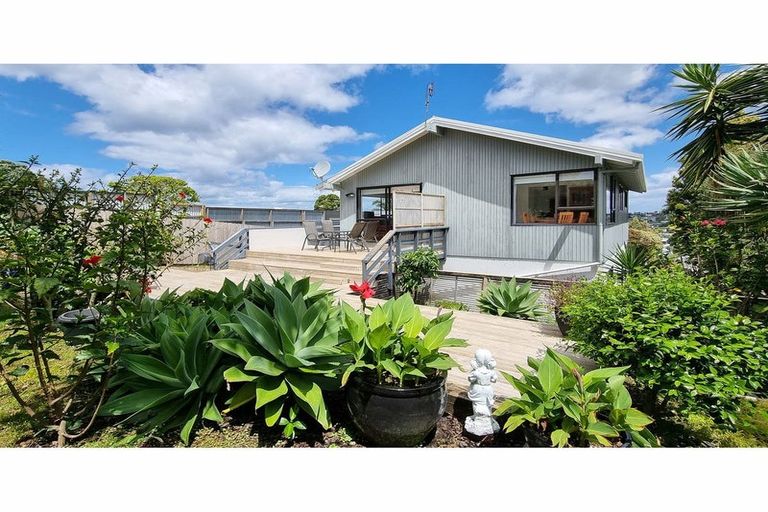 Photo of property in 2/39 Killarney Avenue, Torbay, Auckland, 0630