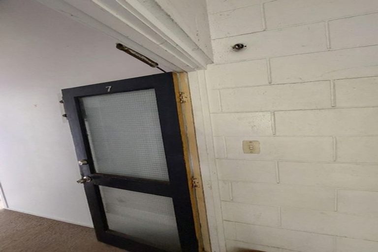 Photo of property in 17 Sandringham Road, Mount Eden, Auckland, 1024