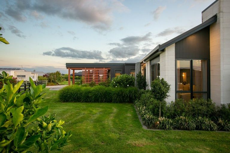 Photo of property in 75 Baxter Michael Crescent, Cambridge, 3434