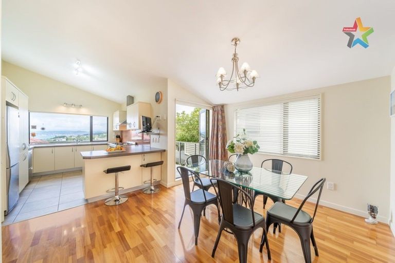 Photo of property in 93 Cedar Street, Maungaraki, Lower Hutt, 5010