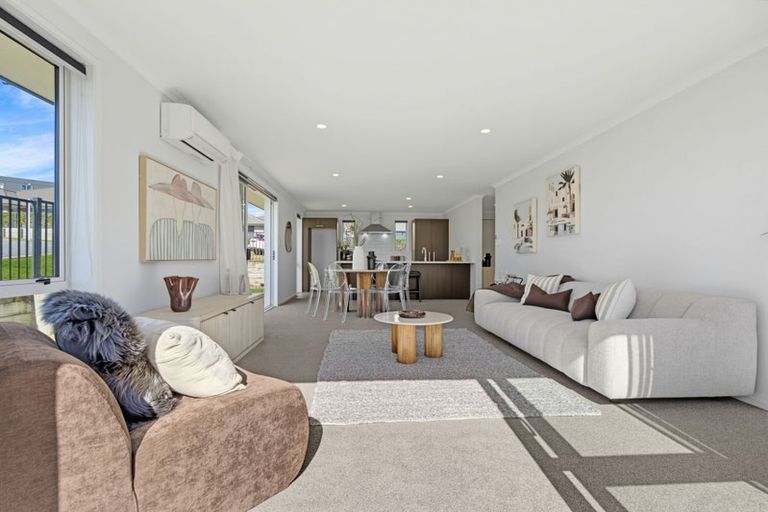 Photo of property in 18 Watene Way, Welcome Bay, Tauranga, 3112