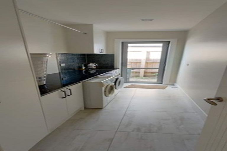 Photo of property in 17 Kuawa Drive, Kumeu, 0810