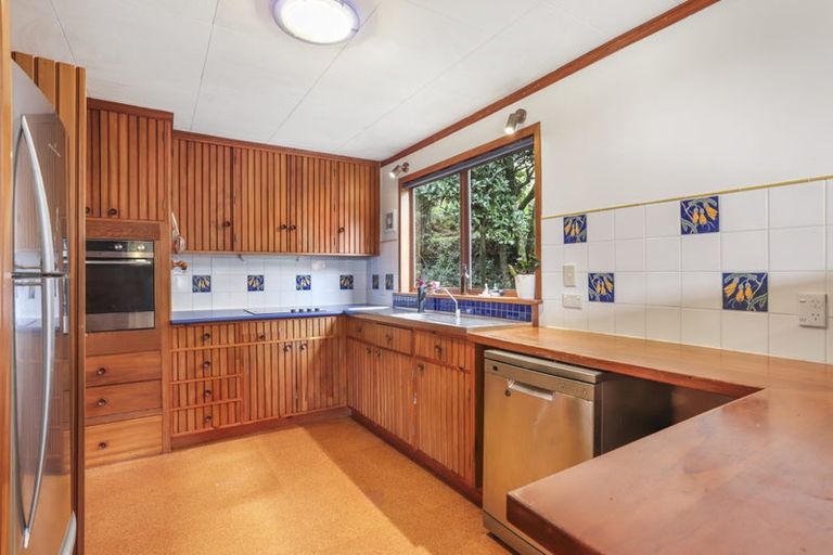 Photo of property in 18 Tinopai Road, Titirangi, Auckland, 0604