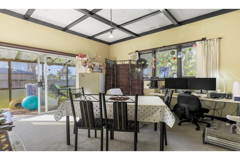 Photo of property in 76 Manuroa Road, Takanini, 2112