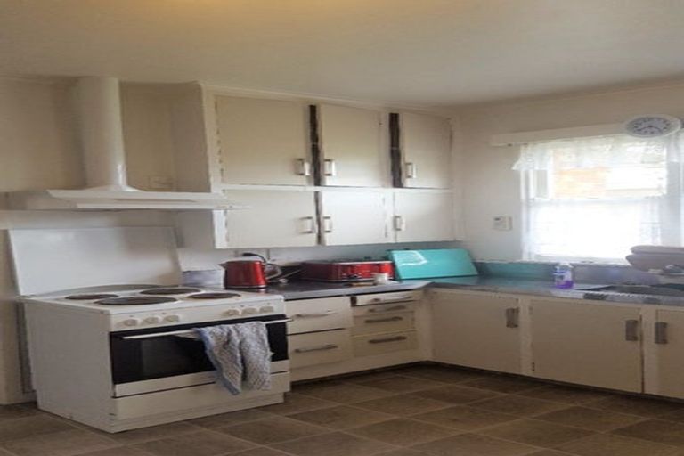 Photo of property in 39 Birdwood Avenue, Papatoetoe, Auckland, 2025