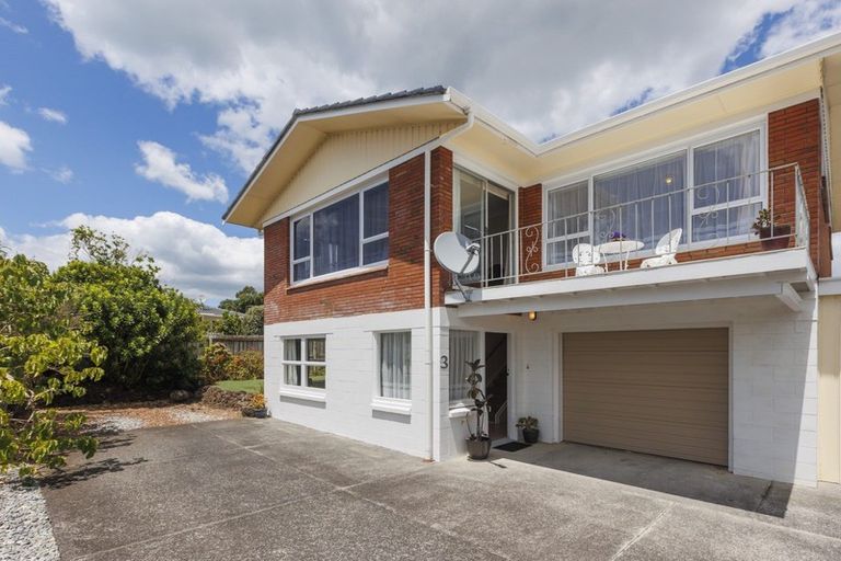 Photo of property in 3/10 Shakespeare Road, Milford, Auckland, 0620