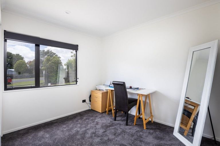 Photo of property in 244 Corbett Road, Paraite, New Plymouth, 4373