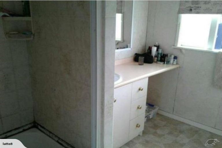 Photo of property in 1/6 Manuroa Road, Takanini, 2112