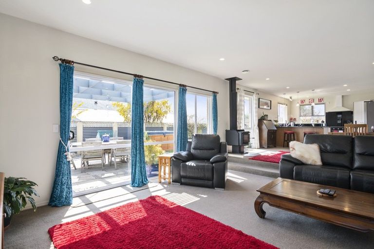 Photo of property in 2 Nautique Place, Waikawa, Picton, 7220