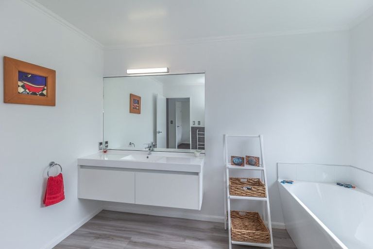 Photo of property in 87 Macarthur Street, Levin, 5510