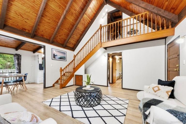 Photo of property in 27 Claverdon Drive, Massey, Auckland, 0614