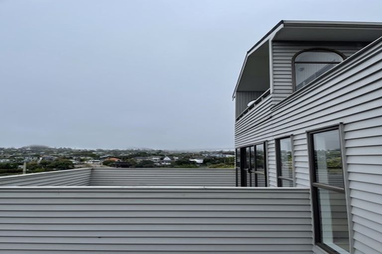Photo of property in 463 Beach Road, Murrays Bay, Auckland, 0630