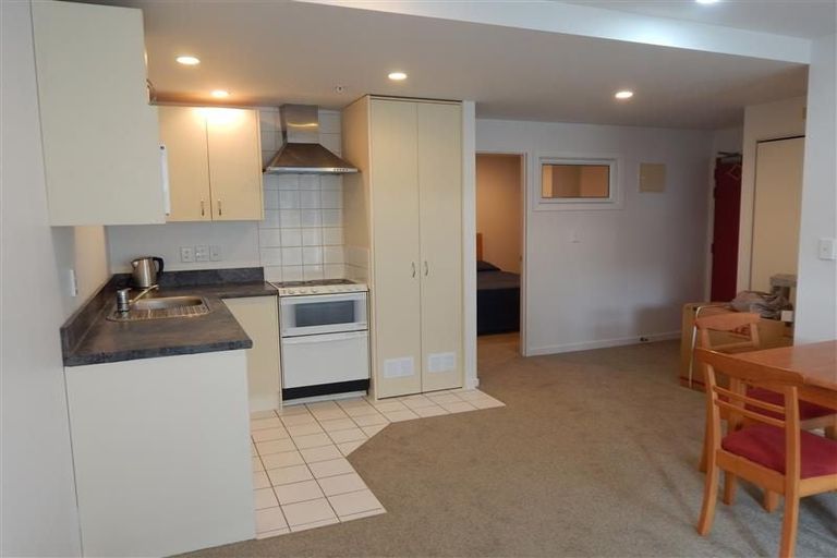 Photo of property in Terrace Heights Apartments, 6b/163 The Terrace, Wellington Central, Wellington, 6011