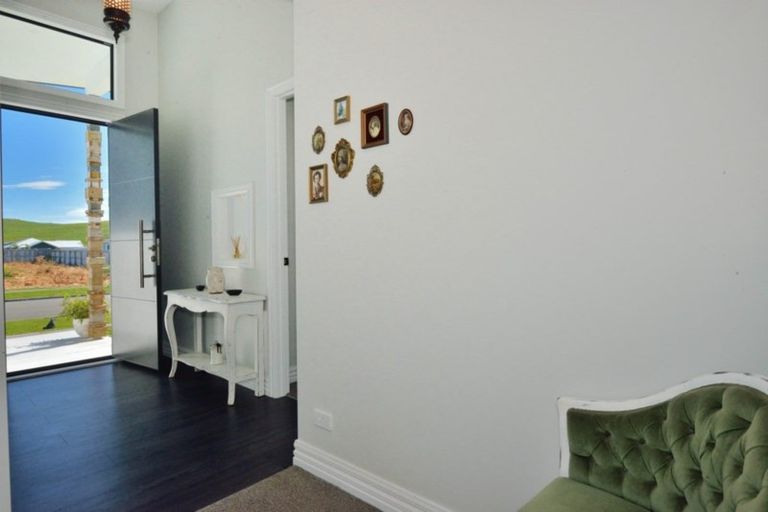 Photo of property in 28 Hamilton Drive, Wainui, Gisborne, 4010