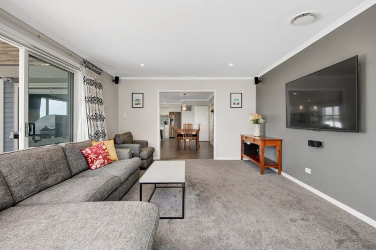 Photo of property in 27 Pioneer Rise, Silverdale, 0932