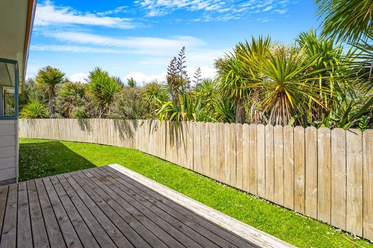 Photo of property in 2/52 Donald Street, Stanmore Bay, Whangaparaoa, 0932